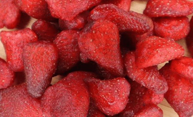 Dried Strawberry from Dryfo, available for Private Label, Bulk - Wholesale, Custom Processing and B2B HO.RE.CA. Worldwide Delivery.